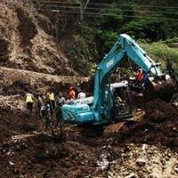 breaking-news-longsor-di-kota-jayapura-7-korban-tewas