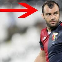 video---penyerang-35-tahun-cetak-gol-tak-lihat-gawang-saat-bobol-juventus