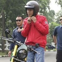 galang-dana-jokowi-akan-lelang-motor-dan-gitar-di-surabaya