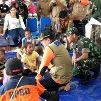 kepala-bnpb-kunjungi-korban-banjir-bandang-sentani