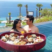 olahraga-di-senayan-titi-kamal-dan-keluarga-asyik-main-sepatu-roda