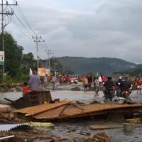 kapolda-papua-banjir-di-jayapura-akibat-pembalakan-liar
