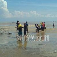 perahu-nelayan-di-sungai-gesikan-hanyut-lalu-tenggelam