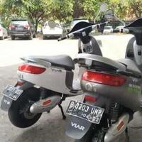 lintasi-bundaran-hi-skuter-listrik-viar-q1-tak-bakal-disemprit-polisi