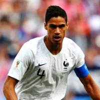 raphael-varane-ngotot-pindah-juventus-dan-man-united-siap-tampung
