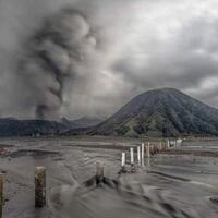 sutopo-meski-terus-erupsi-gunung-bromo-tetap-aman-dan-menawan-untuk-dikunjungi