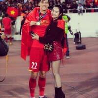 striker-timnas-u-23-vietnam-ini-selalu-dapat-dukungan-dari-seorang-ratu-kecantikan