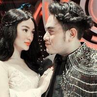 tak-putus-asa-pernah-ditolak-di-atas-panggung-nassar-kembali-pinang-zaskia-gotik