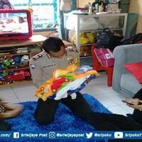 suara-tangisan-di-tepi-sungai-ternyata-bayi-baru-lahir-di-dalam-kantong-kresek