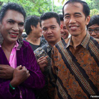 curhatan-mami-yuli-waria-yang-dijanjikan-perubahan-jokowi-pada-2014