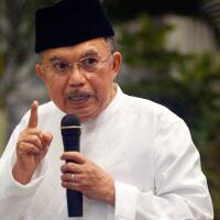 jk-anggap-lazim-ada-uang-di-meja-kerja-menteri