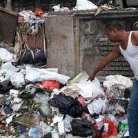 jasad-bayi-ditemukan-di-tempat-sampah-di-pasar-minggu