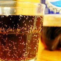 peneliti-malik-ungkap-minuman-soda-dan-berenegi-percepat-kematian