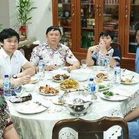 keuntungan-membiasakan-anak-makan-bersama-keluarga