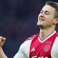 tawaran-perdana-barcelona-untuk-matthijs-de-ligt-masih-di-bawah-harapan-ajax