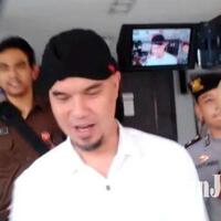 reaksi-kuasa-hukum-ahmad-dhani-usai-dengarkan-keterangan-saksi-ahli-di-persidangan