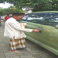 viral-pengemis-diduga-punya-mobil-di-bogor-hari-ini-terjaring-razia-satpol-pp