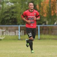 bali-united-imbangi-timnas-indonesia-lewat-gol-gunawan-dwi-cahyo