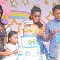 dayang-donna-faroek-rayakan-ultah-anak-angkatnya-dengan-penuh-kebahagiaan