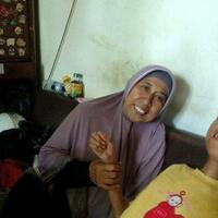 ibu-dari-anak-pengidap-kelainan-otot-di-tangsel-ini-hidupi-keluarga-dari-jualan-kue