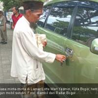 ternyata-pengemis-itu-punya-mobil-pribadi-juragan-angkot-dan-beristri-tiga