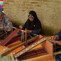 cerita-perajin-kain-tapis-awal-mula-hanya-selingan-hingga-sampai-ke-mancanegara
