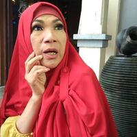 dorce-gamalama-urungkan-niat-untuk-pindah-kewarganegaraan