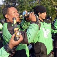 ojek-online-tidak-boleh-punya-shelter-di-sudirman