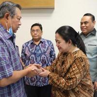 puan-maharani-jenguk-ani-yudhoyono-di-singapura