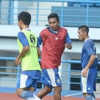 persib-bandung-resmi-ikat-gelandang-muda-pesaing-hariono-dan-dedi-kusnandar