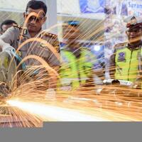 gunakan-knalpot-yang-tidak-standar-pengendara-motor-bisa-ditilang-polisi