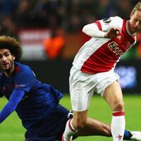 bisikan-legenda-barcelona-bikin-frenkie-de-jong-teguh-pindah-ke-camp-nou