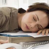 inilah-4-manfaat-tidur-siang-yang-sering-disepelekan-perbaiki-tenaga-hingga-mood