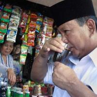 beredar-video-prabowo-minum-kopi-saat-azan-bpn-tidak-salah
