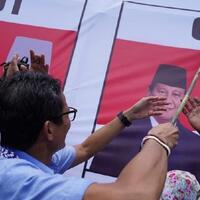 sandi-ke-warga-manokwari-mau-tiket-murah-pilih-02