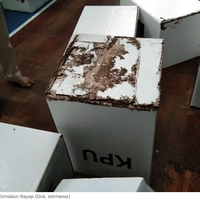 kotak-suara-kardus-di-cilacap-dimakan-rayap