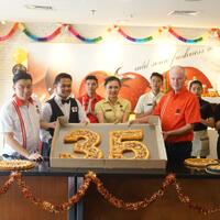 rayakan-ulang-tahun-ke-35-pizza-hut-berbagibahagia-bersama-indonesia