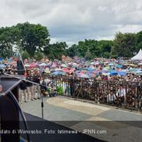 ma-ruf-amin-hentikan-pidato-di-wonosobo-saat-azan-berkumandang