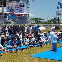 menanti-prabowo-di-bogor-pendukung-salat-jumat-di-lapangan-pakansari