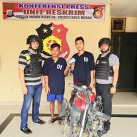 baru-beli-hp-eh-kena-jambret-jambretnya-kabur-nabrak-mobil-begini-jadinya