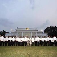 seruan-baju-putih-dan-upaya-jokowi-merebut-suara-muslim