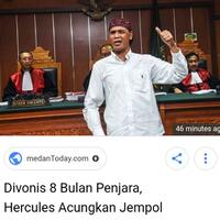 ahok-acungkan-jempol-di-depan-foto-jokowi-warganet-perang-komentar