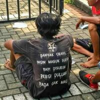 bentangkan-bendera-habib-rizieq-massa-apel-313-longmarch-ke-kpu