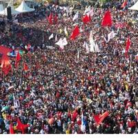 jokowi-kampanye-di-batam-warga-membeludak-ada-yang-hilang-sandal-dan-lemas