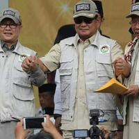 gebrak-gebrak-podium-fadli-zon-nilai-prabowo-selevel-bung-karno