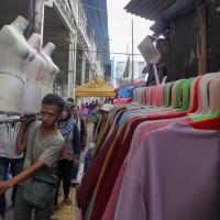 masih-sesak-di-trotoar-tanah-abang