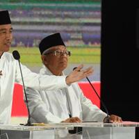 soal-prabowo-salahkan-presiden-sebelumnya-jokowi-hanya-tertawa