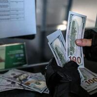 dolar-as-kian-mantap-dekati-rp-13000an