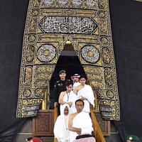 sandiaga-posting-foto-saat-umrah-cintaku-di-tanah-suci