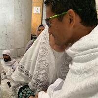sandiaga-posting-foto-saat-umrah-cintaku-di-tanah-suci